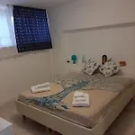 Semesterbostad Mondello Casa Mare Lilly